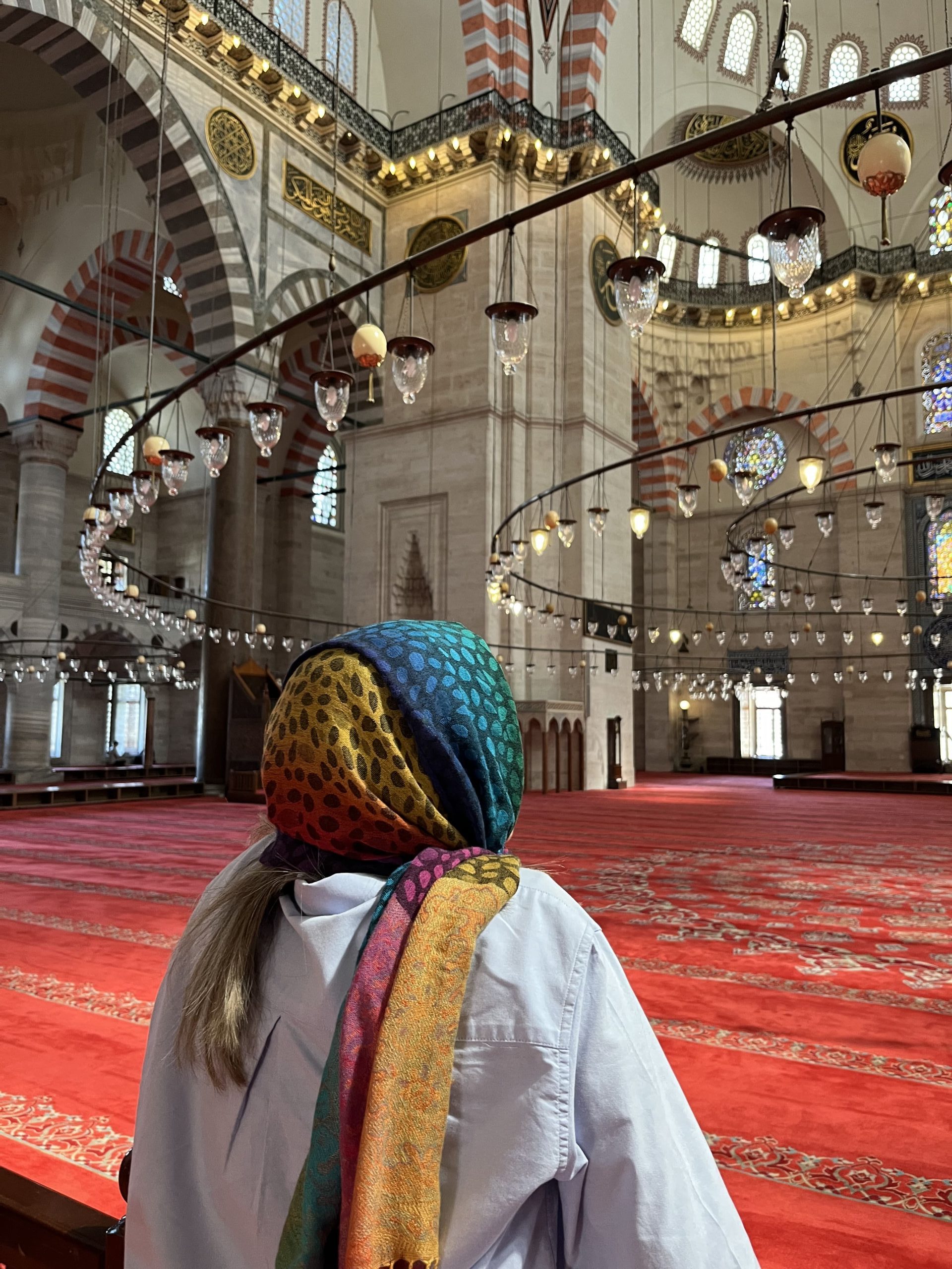 Estambul en 4 días. Mezquita Suleimán En tu viaje de 4 días a Estambul, visita la mezquita de Suleimán. Poco turística y es preciosa.