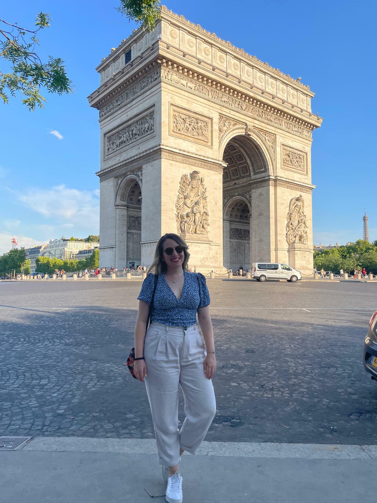 Free tour por los alrededores de la Torre Eiffel y el Arco del Triunfo Free tour por los alrededores de la Torre Eiffel y el Arco del Triunfo